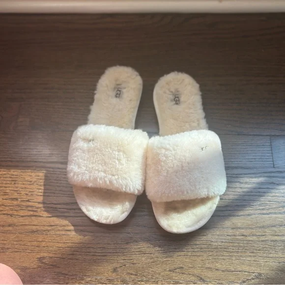 UGG Cream Cozy Sheepskin Slippers - Picture 10 of 11